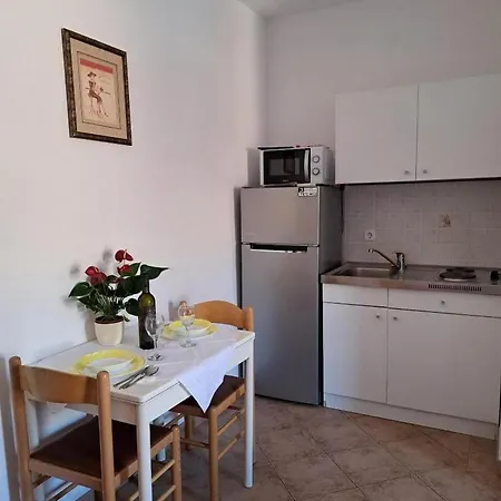 Bay Apartment *